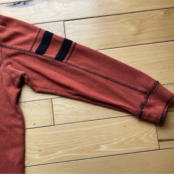 Harley Davidson Sweater Crewneck Embroidered Logo Orange GD on Back Size Medium - Picture 5 of 9